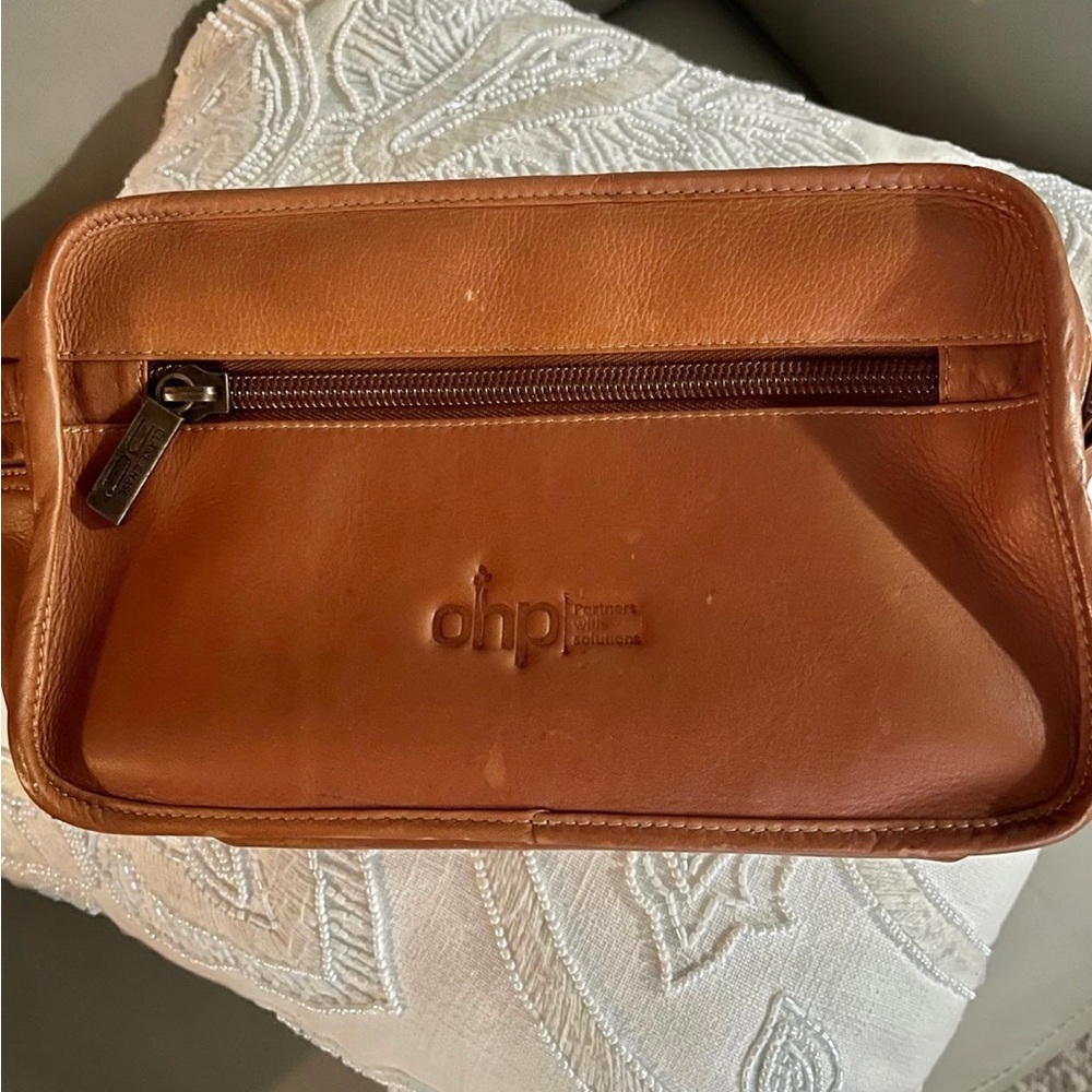 Claire chaise leather toiletry bag.
